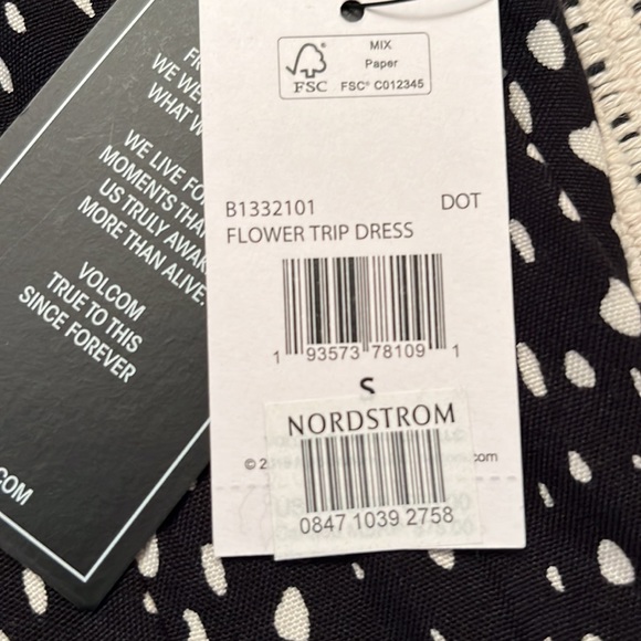 Volcom Flower Trip Dress, NWT, Long Sleeve Mini, Wrap Belt, B/W Dots, Multi-Wear - Picture 5 of 5